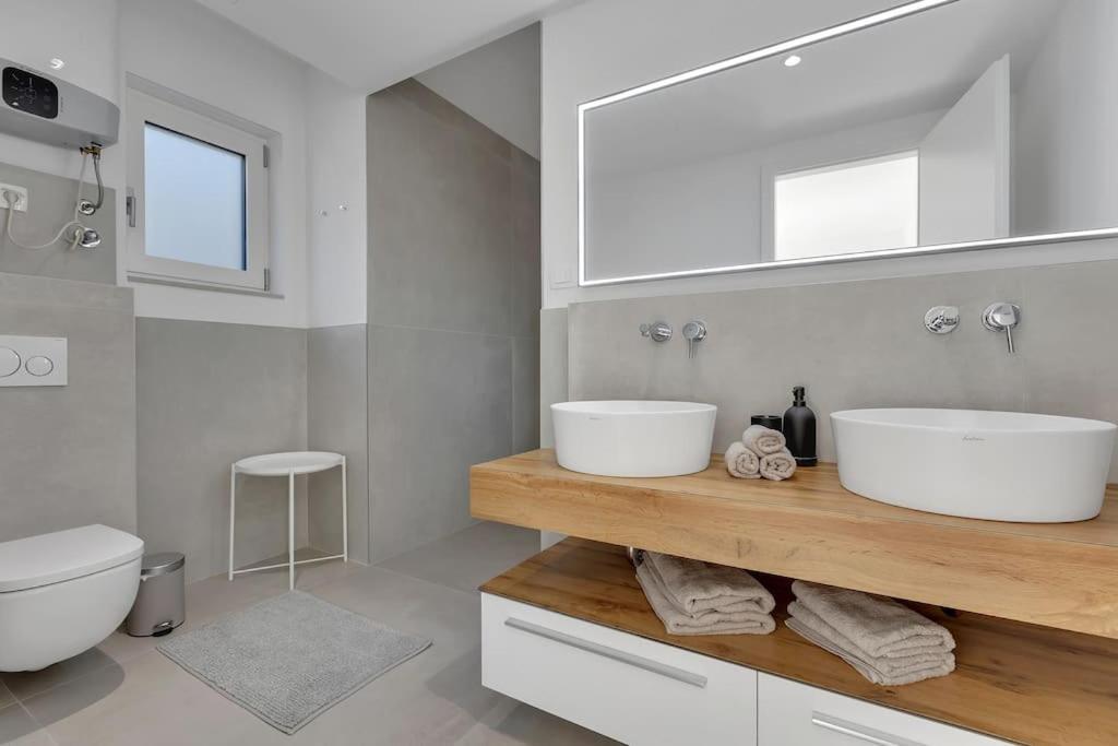 Apartman Delux With Private Pool - Makarska Exklusiv Тучепи Екстер'єр фото