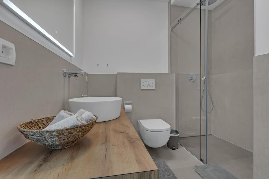 Apartman Delux With Private Pool - Makarska Exklusiv Тучепи Екстер'єр фото