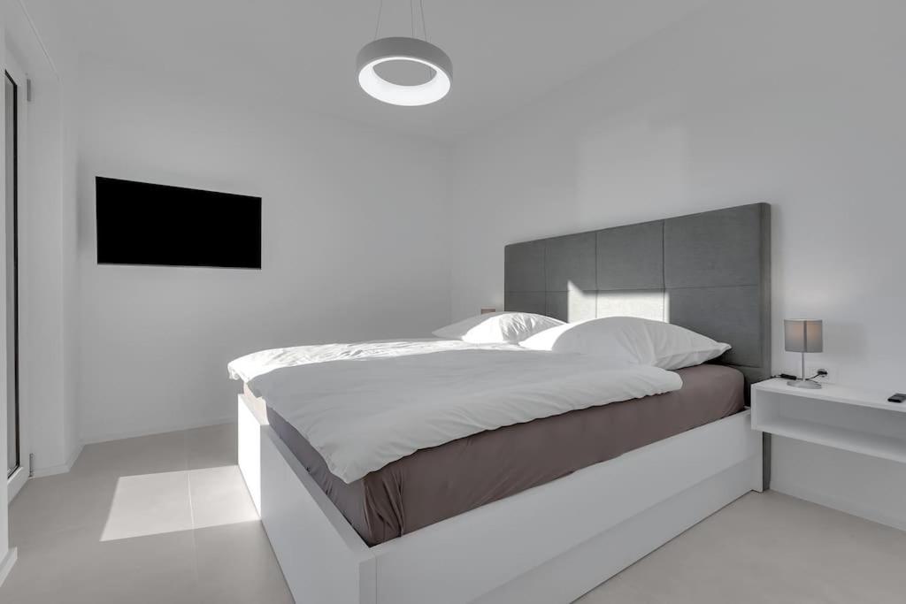 Apartman Delux With Private Pool - Makarska Exklusiv Тучепи Екстер'єр фото